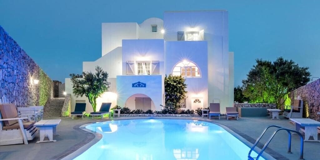 Готель Lava Rock Villa 3*