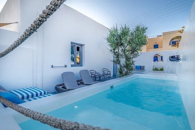 Фото Majestic Sky Luxury Suites 3*