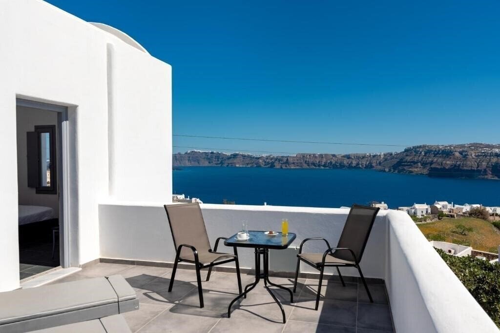 Отель Pancratium Villas & Suites 3*