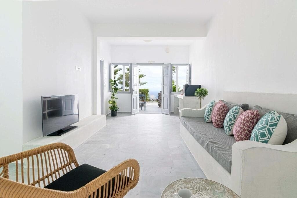 Фотография Phaos Santorini Suites 3*