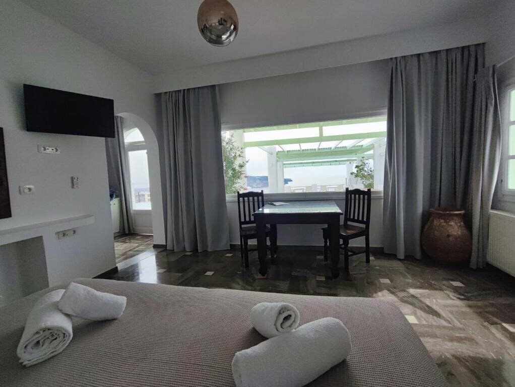 Фотография The Cliff Reflections - Adults Only 3*