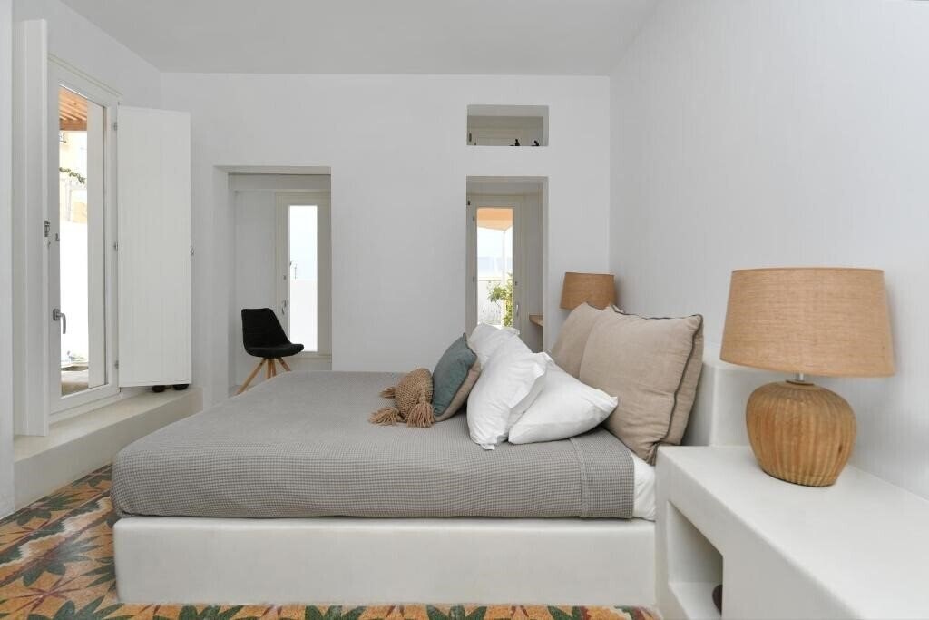 Фото Thiro Villas Santorini 3*