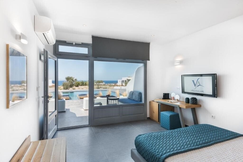 Фото Volcanic Arc Suites 3*