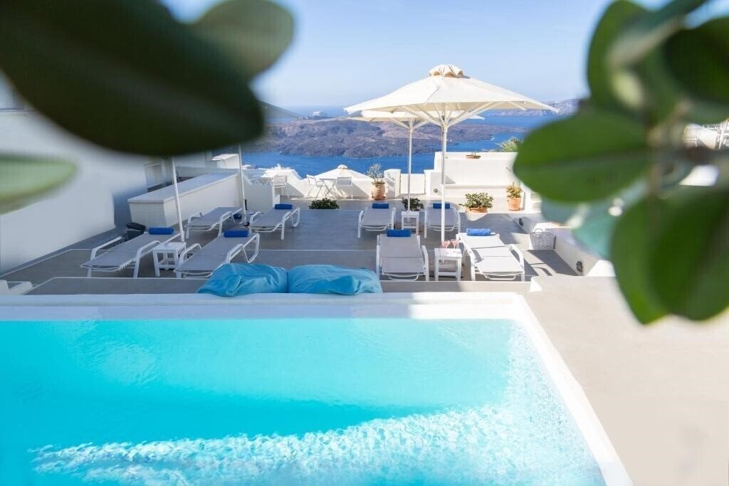 Отель Pantelia Suites 3*