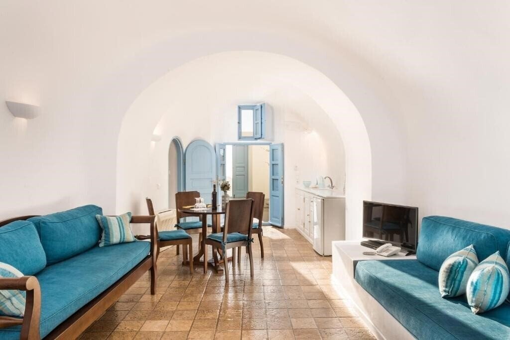 Изображение Pantelia Suites 3*
