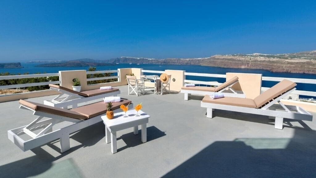 Фото Akrotiri Apartments 3*