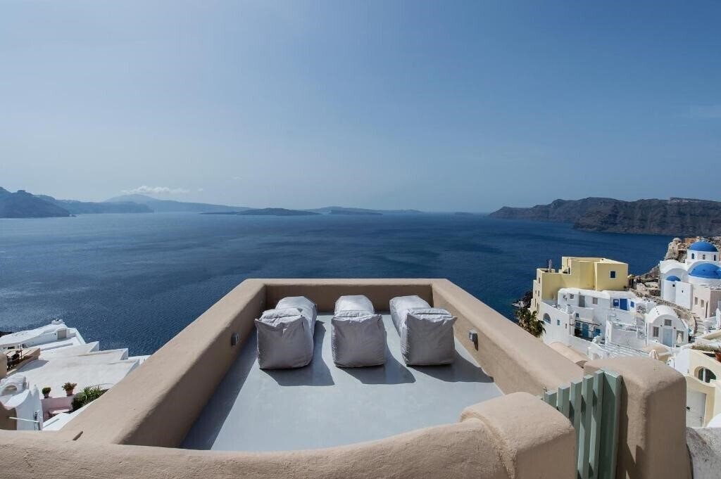 Готель Ammos Oia Mansion 3*