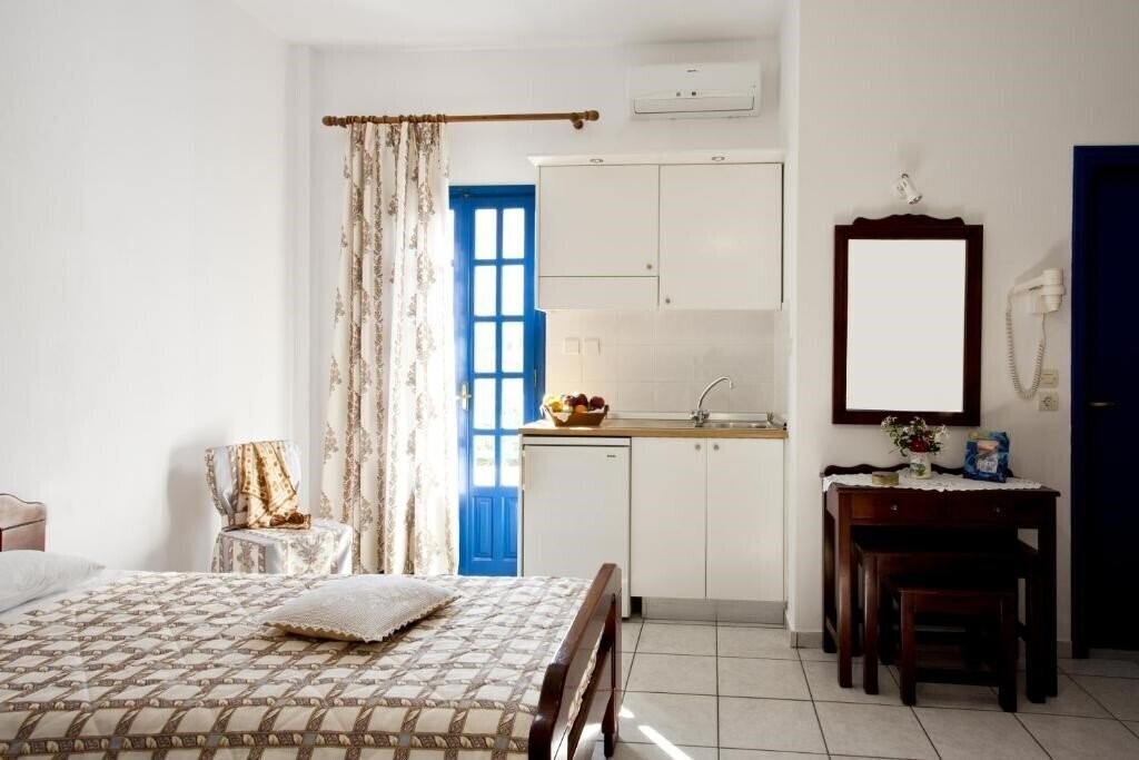 Готель Ancient Thera Studios & Restaurant 3*