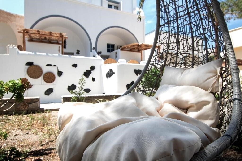 Фотографія Asera Suites Near Kamari Beach 3*