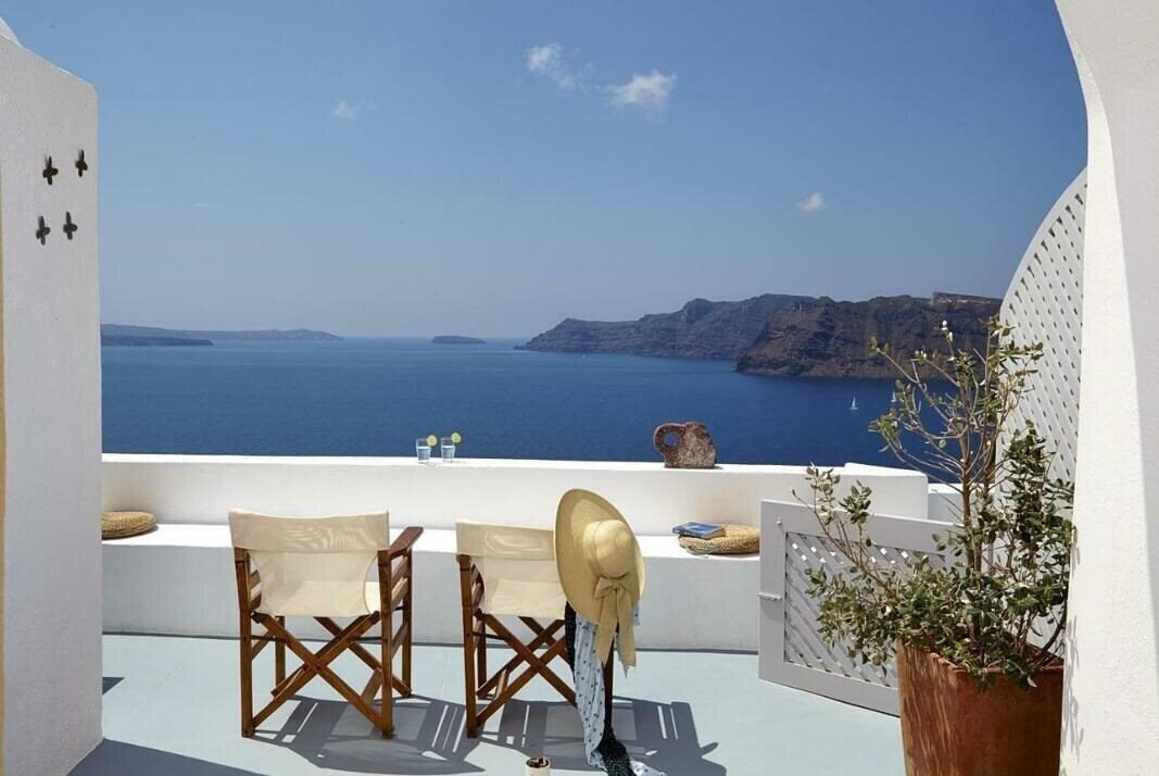 Фотографія Liakada Oia Suites 3*