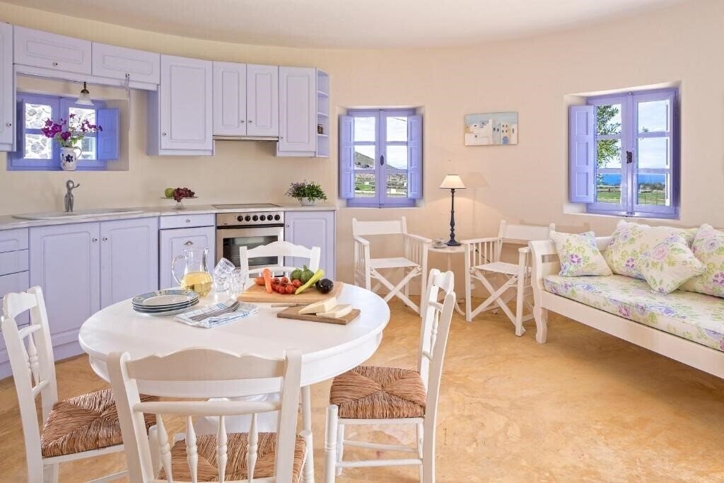 Картинка Lilac Windmill Villa 3*