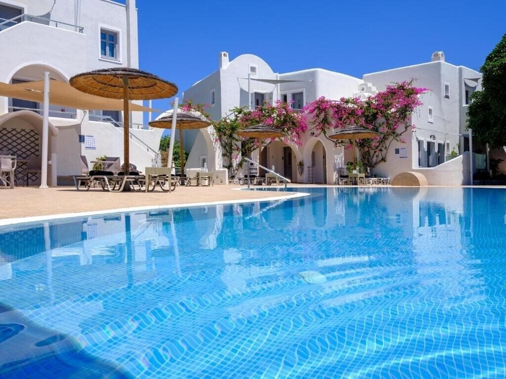 Готель Smaragdi Hotel Santorini 3*
