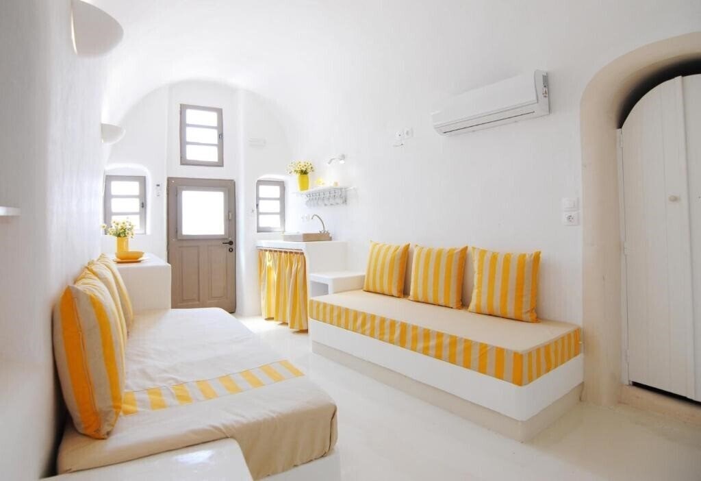 Фото White Grape Suites 3*