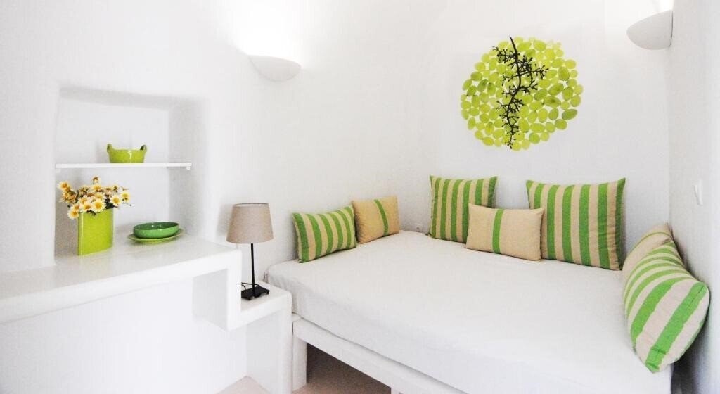 Фотография White Grape Suites 3*