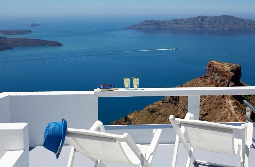 Фотографія Whitedeck Hotel Santorini 3*