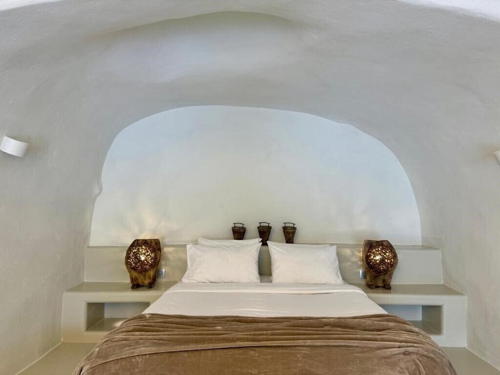 Картинка Elia 1968 Cave Houses 3*