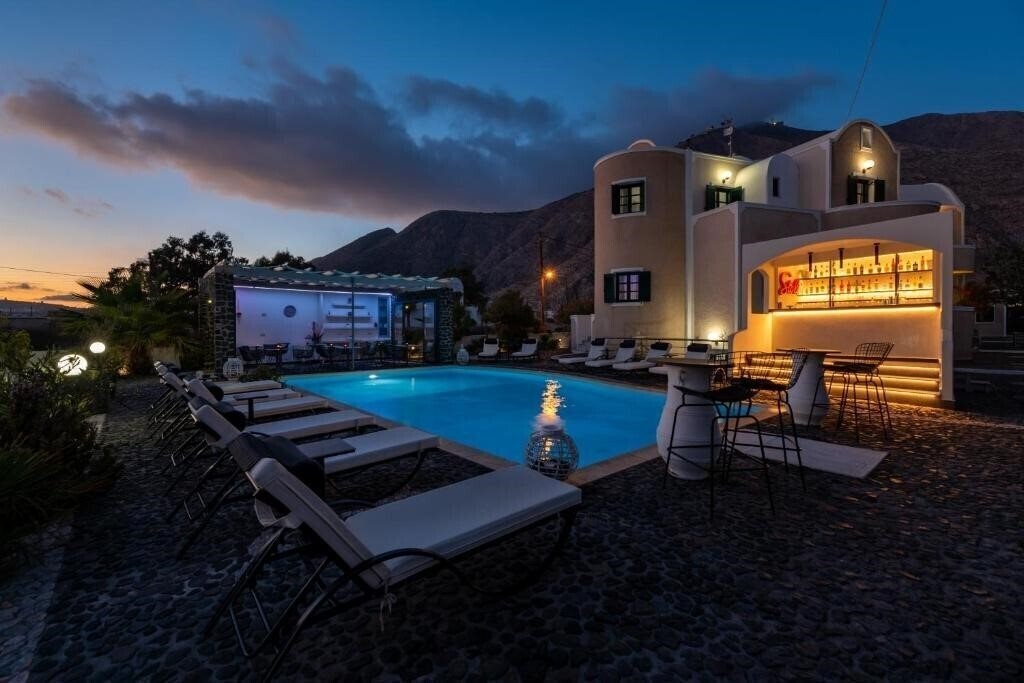 Готель Villa Anemomilos Perissa 3*