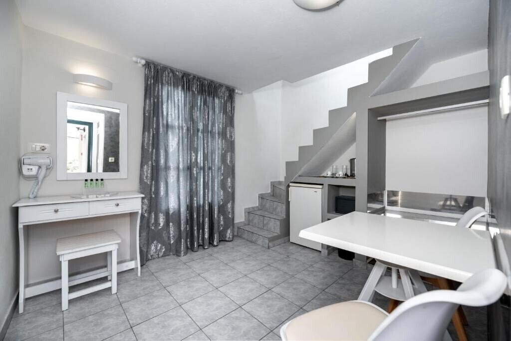 Фотографія Villa Anemomilos Perissa 3*