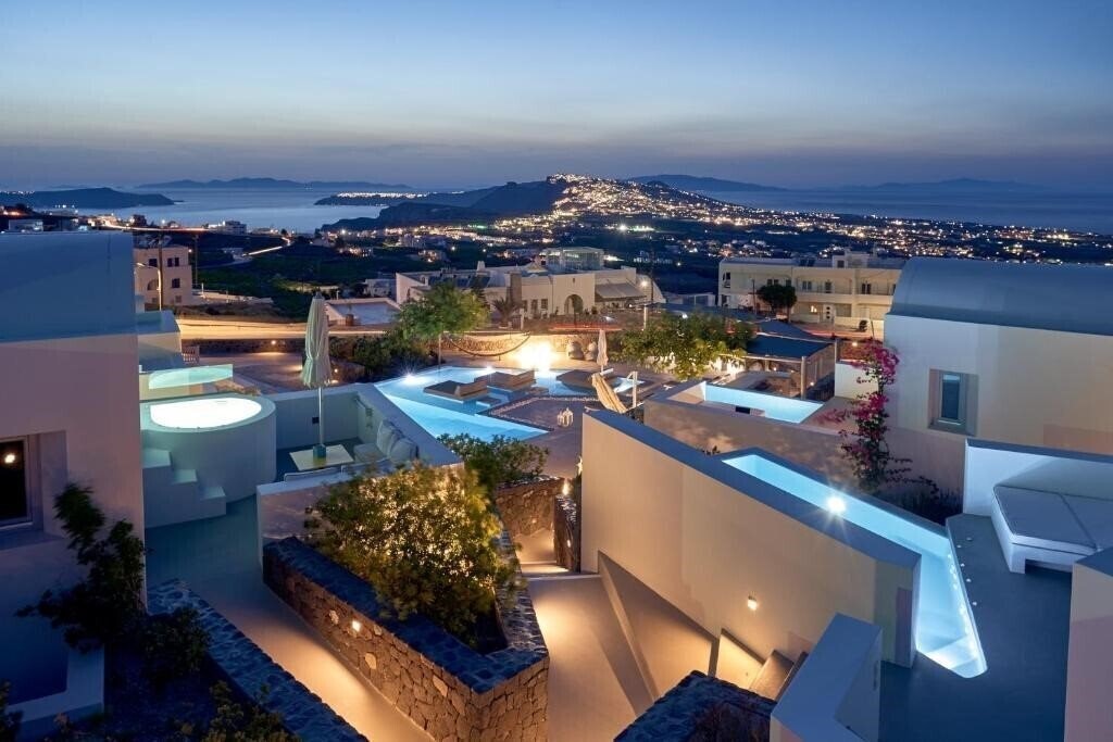 Готель Nova Luxury Suites 3*