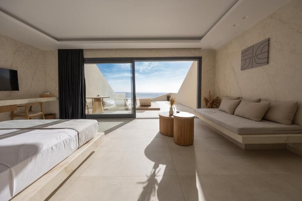 Фотография Pnoi Luxury Suites 3*