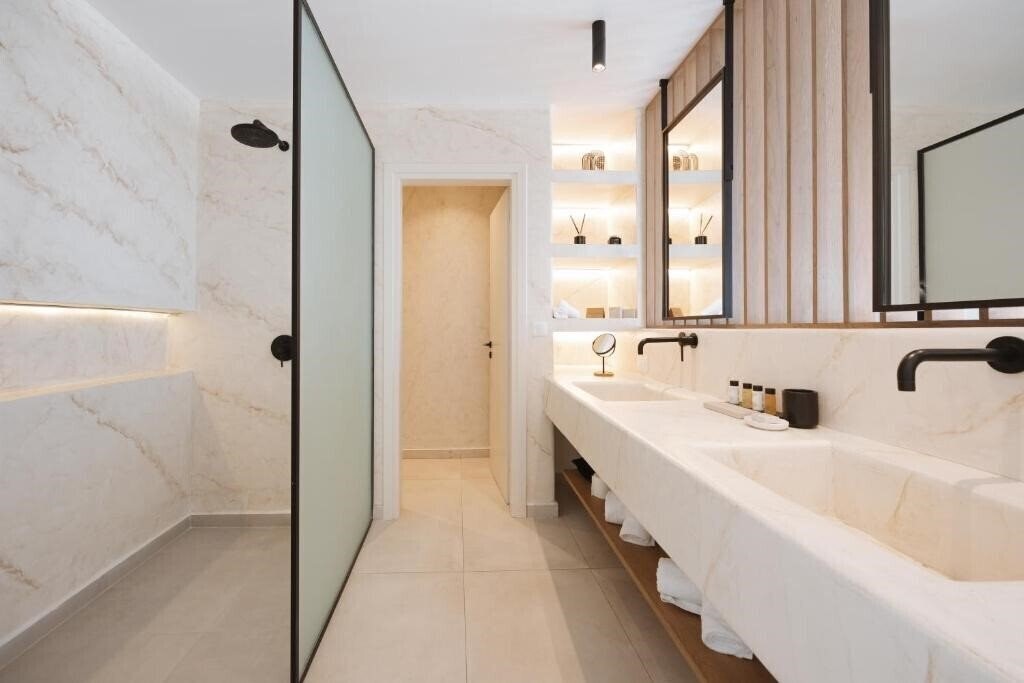 Изображение Pnoi Luxury Suites 3*