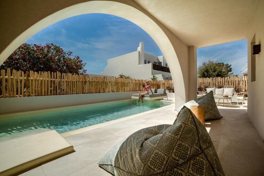 Отель Opalia Suites 4*