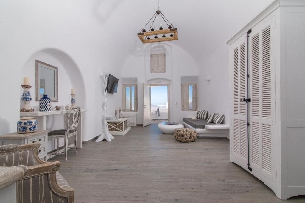 Фотография Angel Luxury Suites 4*