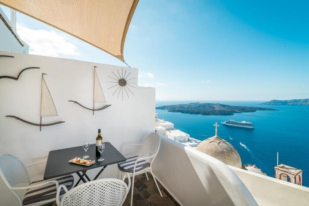 Отель Angel Luxury Suites 4*