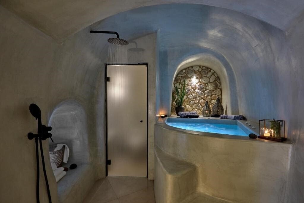 Фотография Floria Suites Santorini 4*