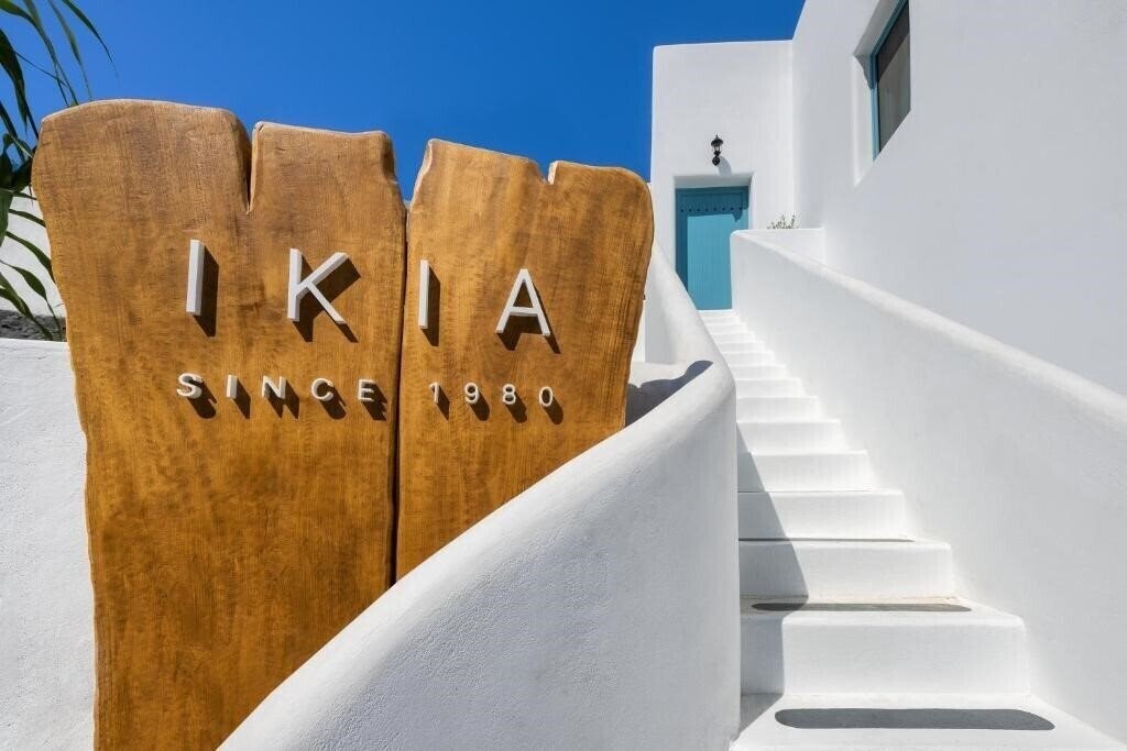 Картинка I K I A Since 1980 4*