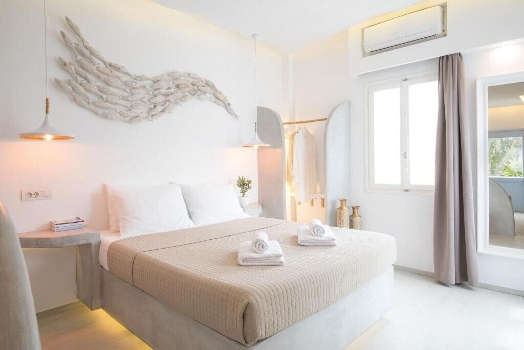 Отель Light Blue Window 4*