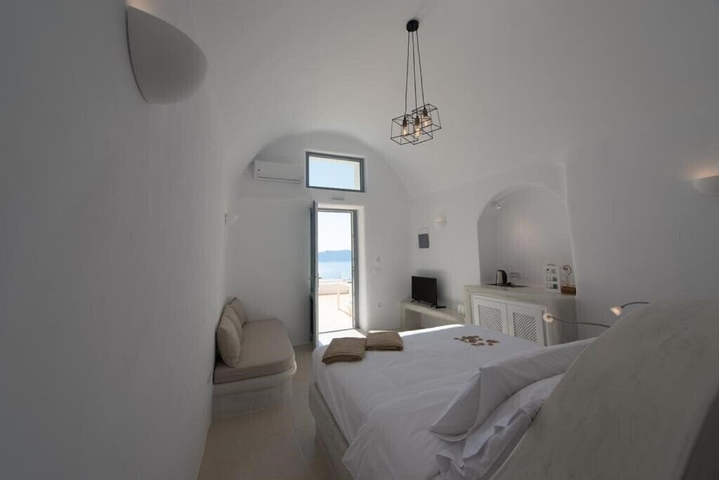Картинка On The Cliff Suites 4*