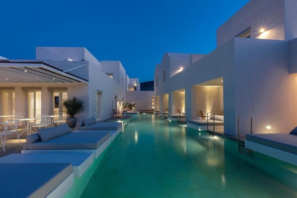 Готель Viva Nove Suites 4*