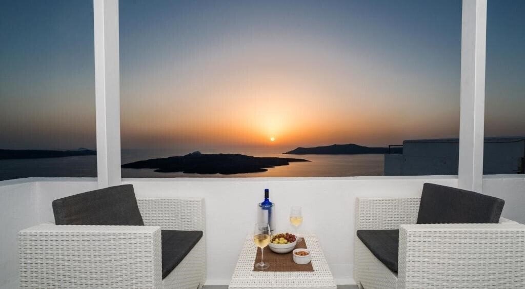 Отель Corrado Caldera Apartments 3*
