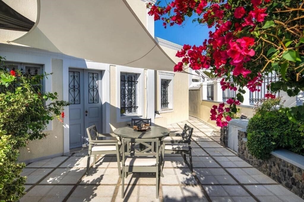 Отель Day One Fira Mansion 3*
