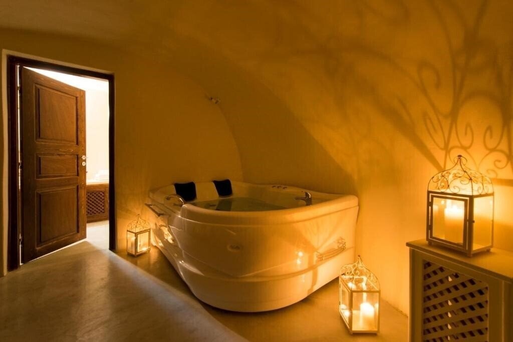 Фото Enalion Suites 3*