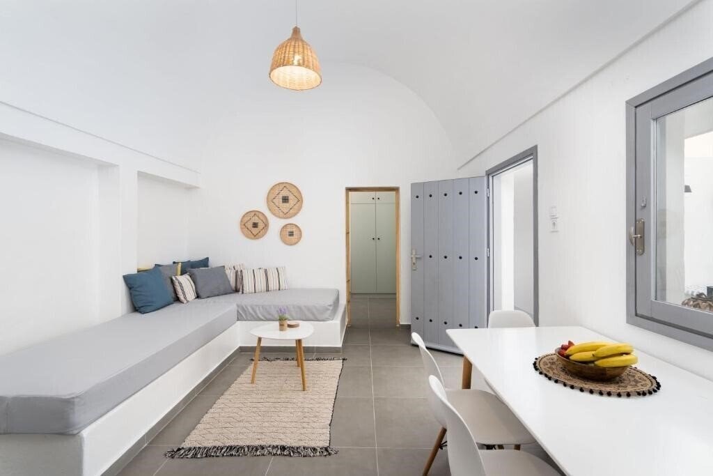 Отель Tholos Villa Oia Santorini 3*
