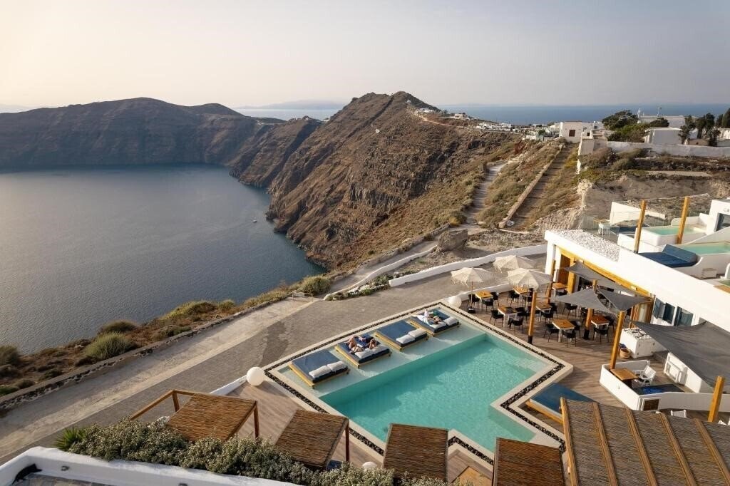 Готель Amaze Suites 5*