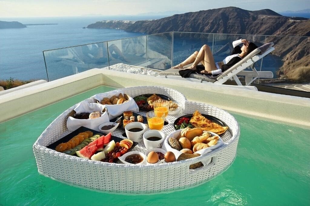 Фотографія Amaze Suites 5*