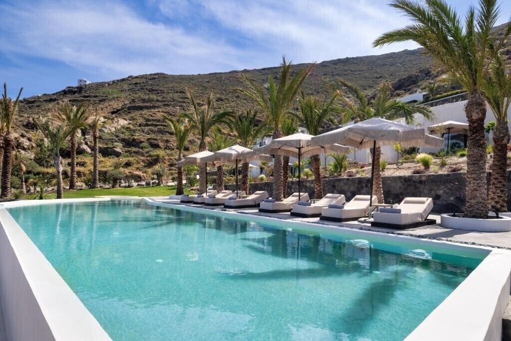 Отель Palm Island Suites 4*