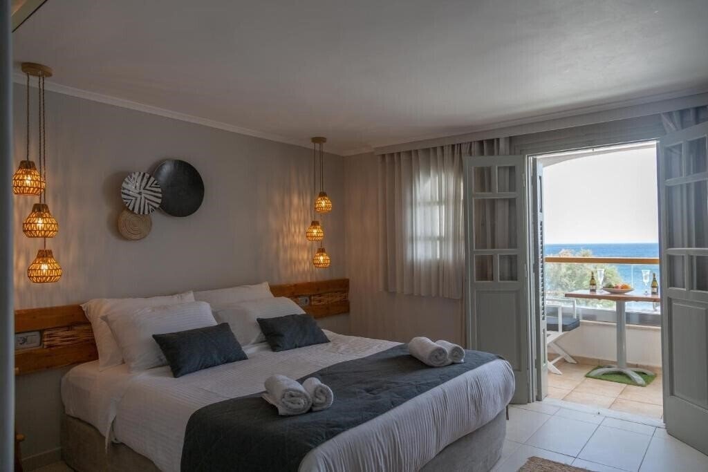 Фото Glykeria Mini Suites 3*