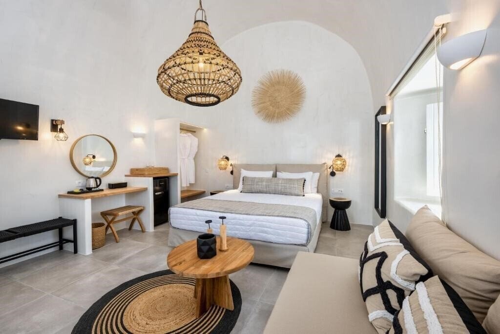 Фотографія Hill Suites Santorini 3*