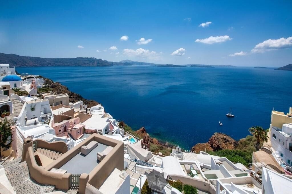Отель Kaleidoscope Oia Suites 3*