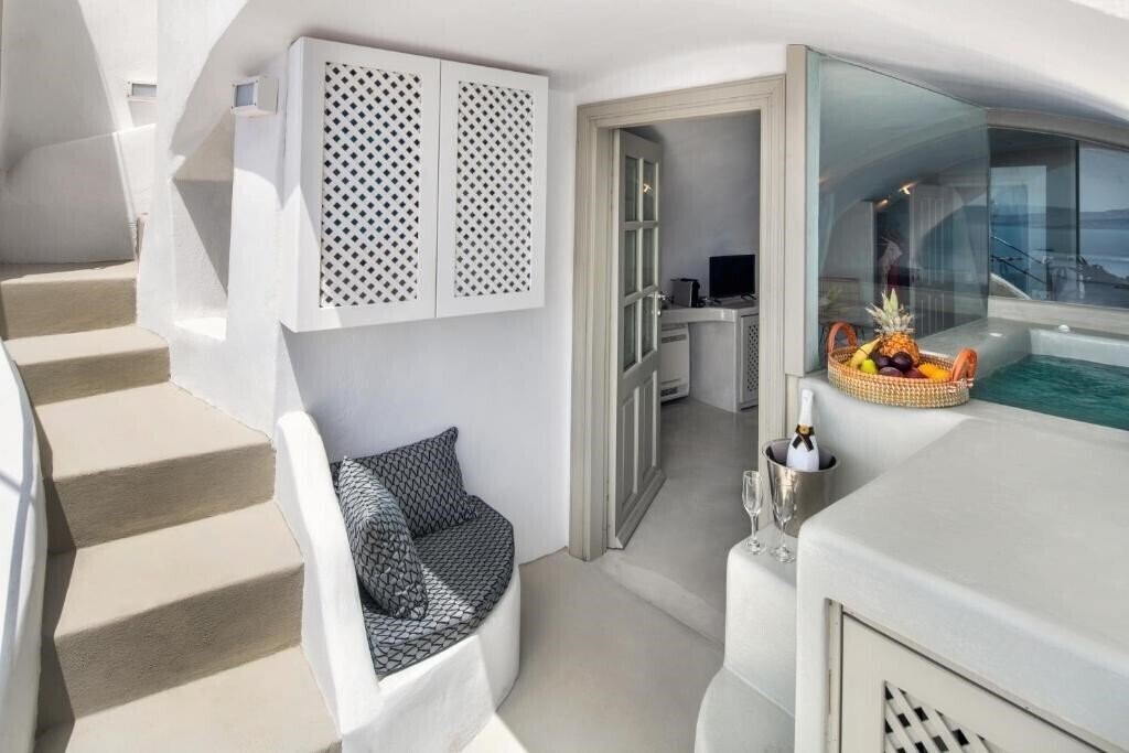 Фотография Kaleidoscope Oia Suites 3*