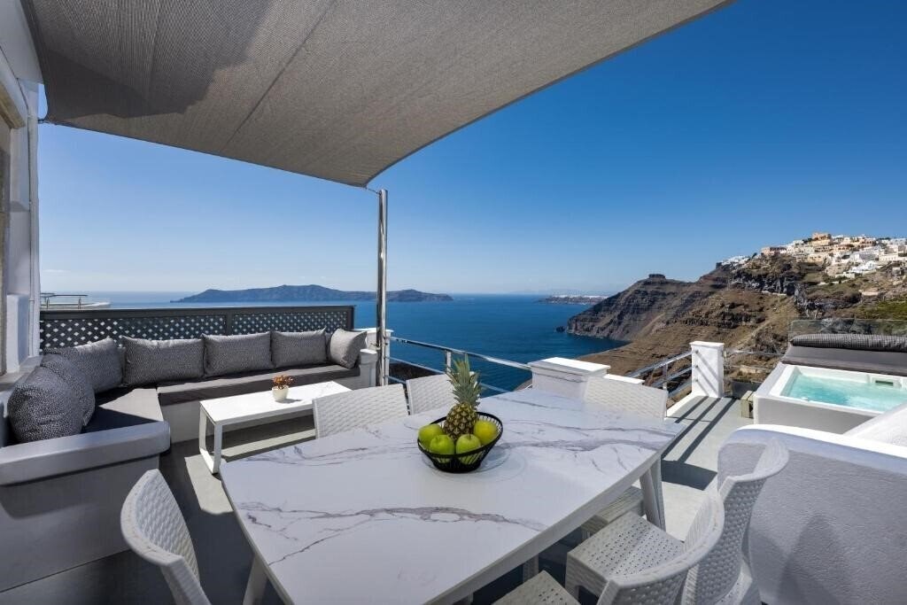 Готель 1809 Villa Santorini 4*