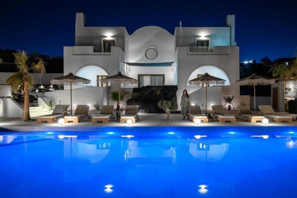 Фото Leon Luxury Suites 4*
