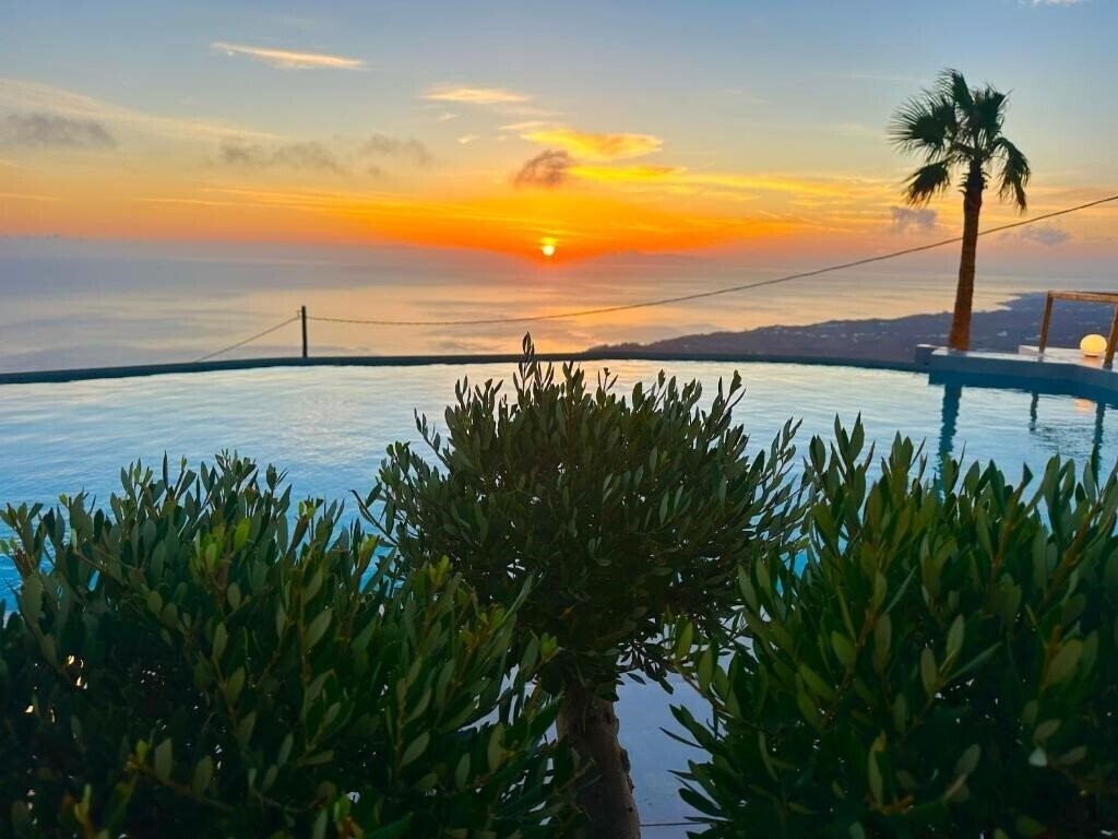 Изображение Leon Luxury Suites 4*