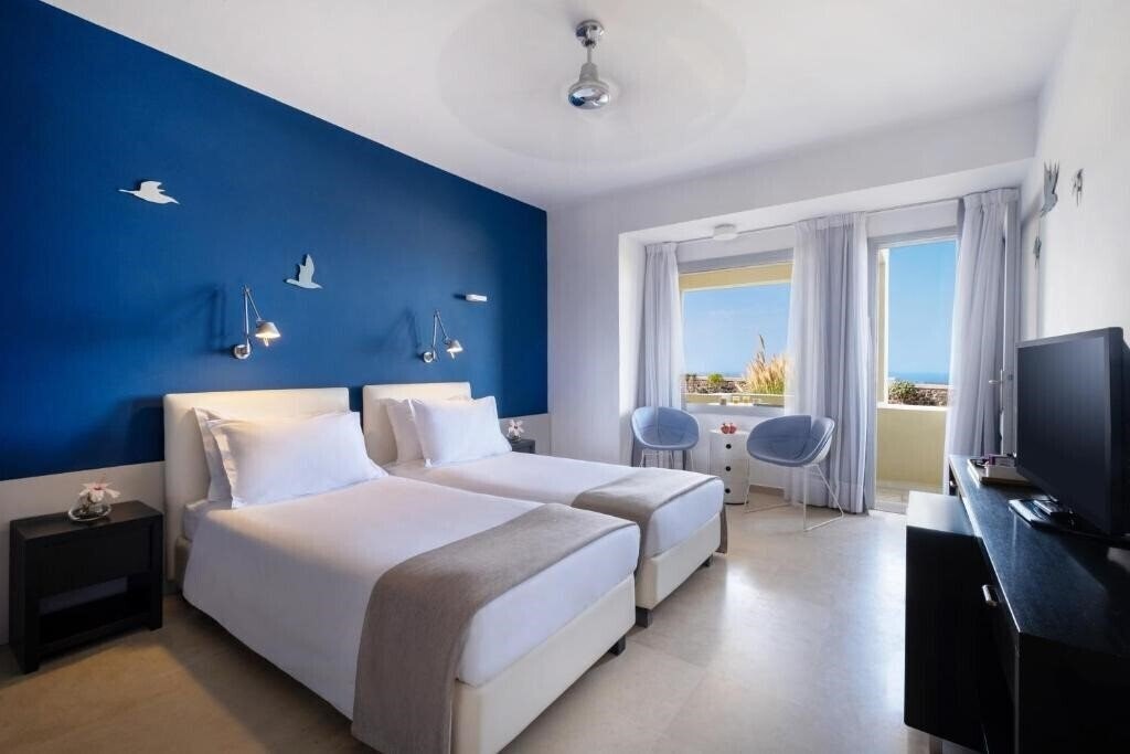 Картинка The Majestic Hotel Santorini 5*