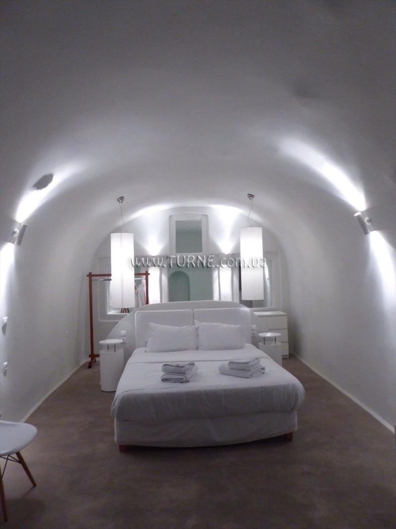 Готель On The Rocks Hotel 4*