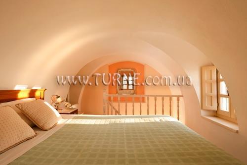 Готель Nefeles Luxury Suites 4*